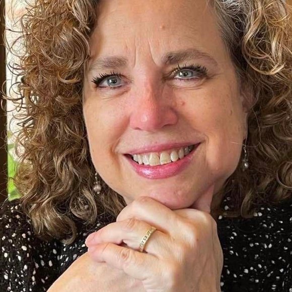 Meet your Posher, Rhea - Picture 1 of 1